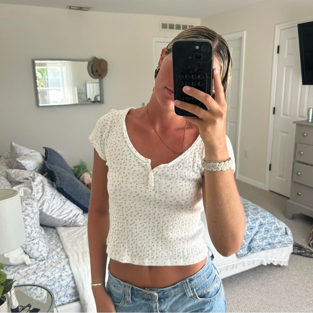 Brandy Melville White Ribbed Crop T-Shirt Cap Sleeve